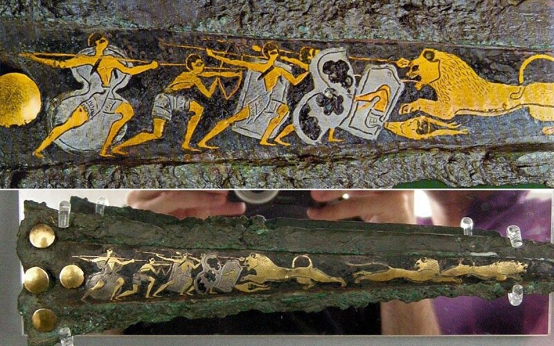 Depiction of a hunting scene on a dagger found in Grave Circle A, Mycenae, 16th century BC | © Unknown/WikiCommons