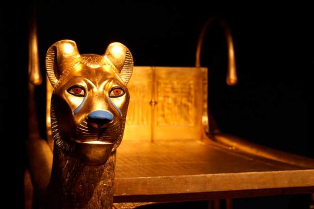 Detail of the ritual bed from Tutankhamen's tomb, replica (Mikhail / CC by SA 3.0)