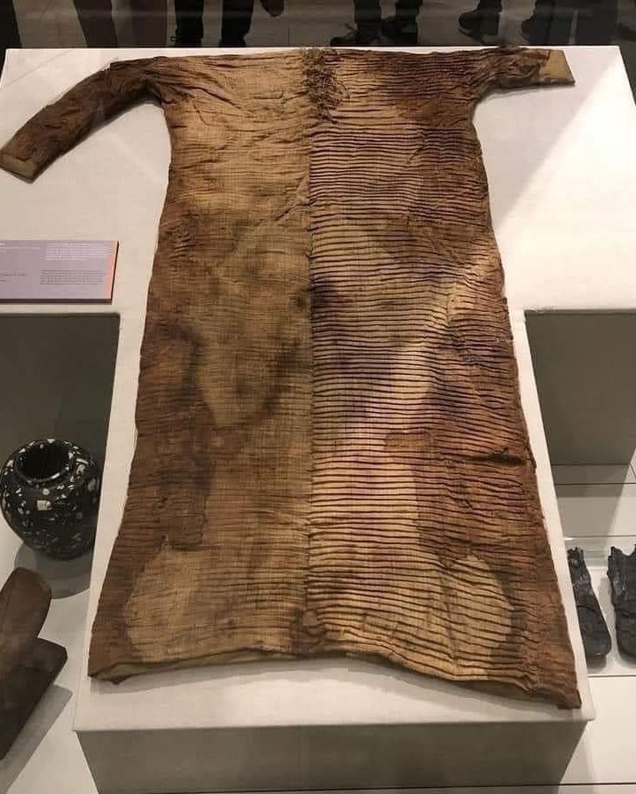 Uncovering the Timeless Beauty of a 4,500-Year-Old Egyptian Tunic