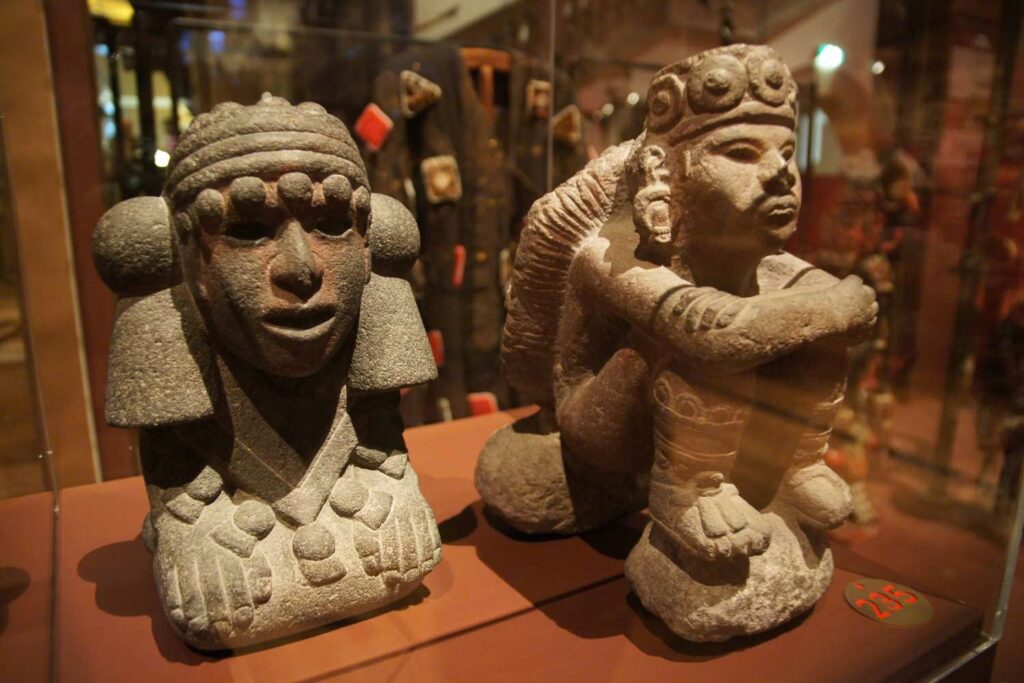 Exploring Chalchihuitlicue: The Captivating Water Goddess of Aztec Lore