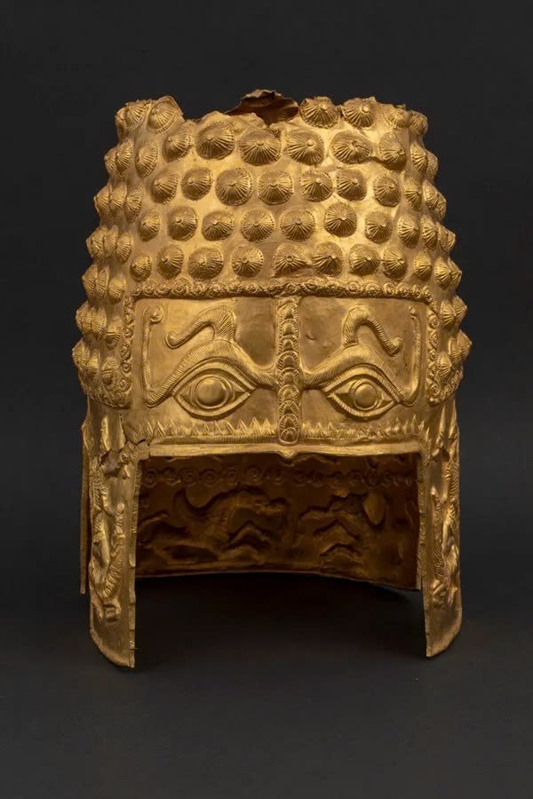 Unveiling the Ancient Splendor: The Golden Crown of Geto-Dacia A 2,000-Year-Old Masterpiece Unveiled