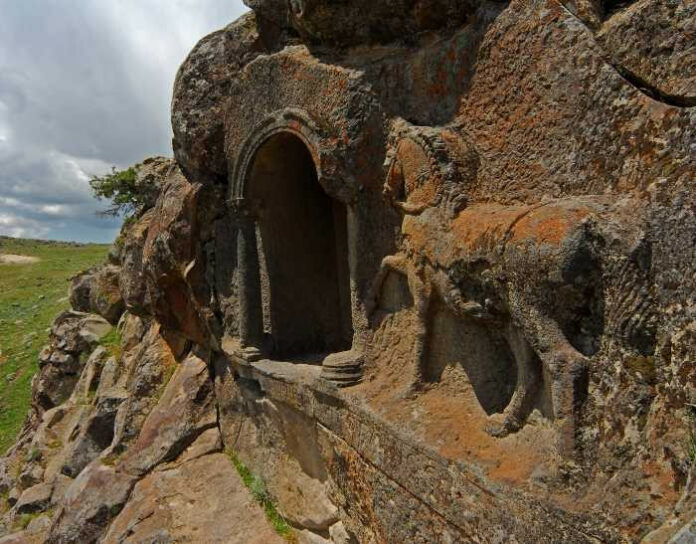 Revealing the Mysteries of Lukuyanus’s Tomb: A Roman Masterwork