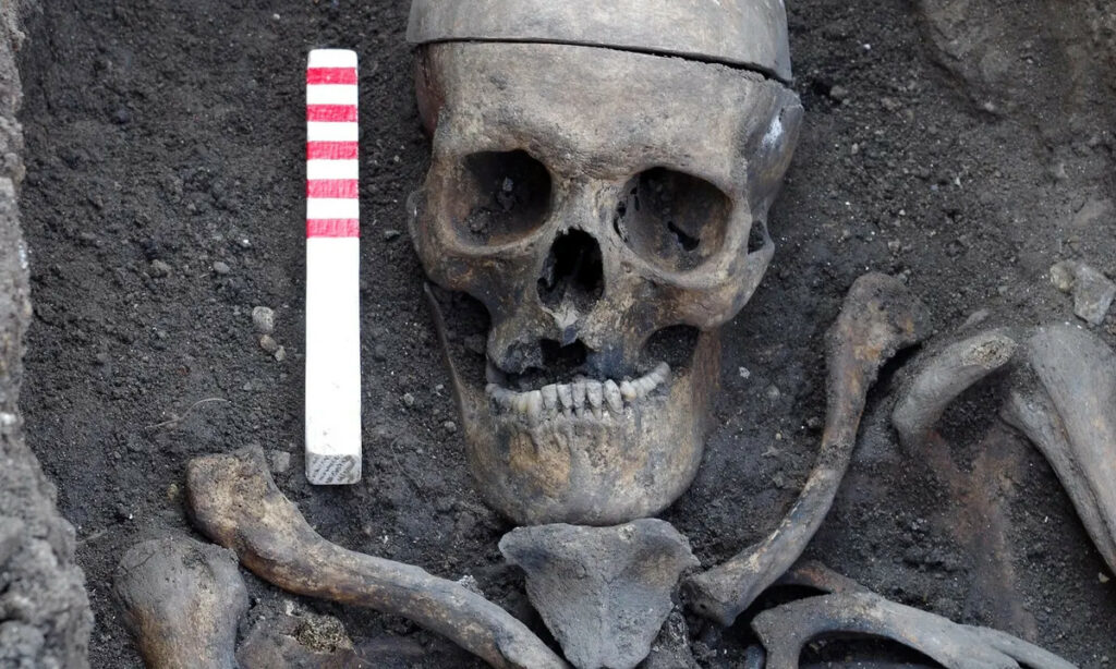 Skeletons Unearthed in London Reveal Harsh, Noxious Conditions of the Past