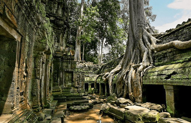 The Mystery of Ta Prohm’s “Dinosaur”: Ancient Wonder or Modern Myth?