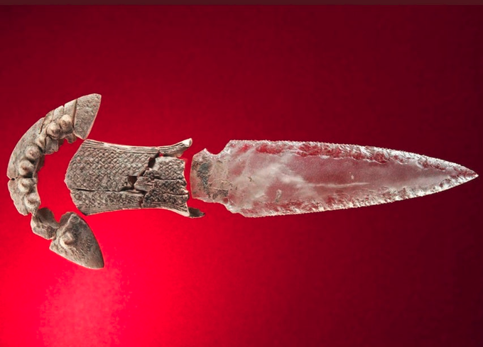 Massimo on X: "This crystal dagger blade was found in a megalithic tomb at Valencina de la Concepción, near Seville, in Spain and dates back to the Copper age, between 2575 and