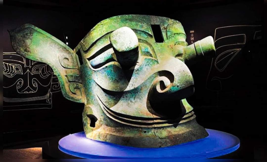 Dr. M.F. Khan on X: "Sanxingdui is an archaeological site in Sichuan Province, China, that has stunned the world with its extraordinary and mysterious artifacts. Unearthed in the 1920s and fully excavated