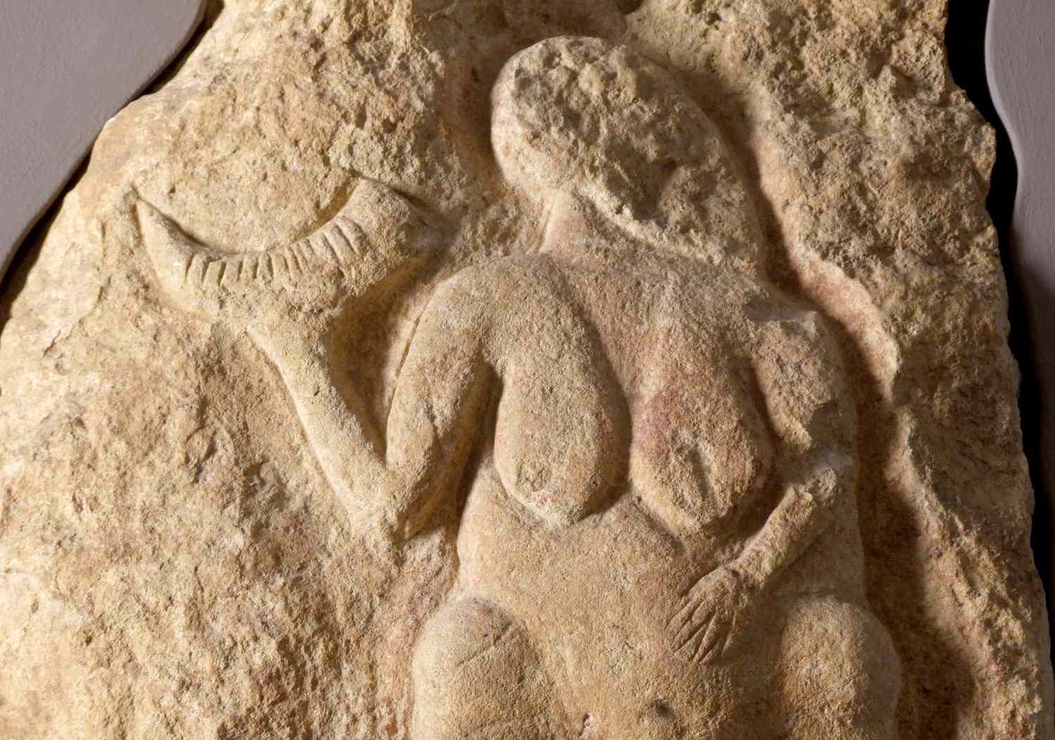 Laussel Venus: Upper Paleolithic Goddess with a Horn