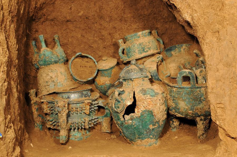 Archaeologists Discover 500 Artifacts: 3,000-Year-Old Gold Treasure and ‘Big Mouth’ Bronze Statue Unveiled