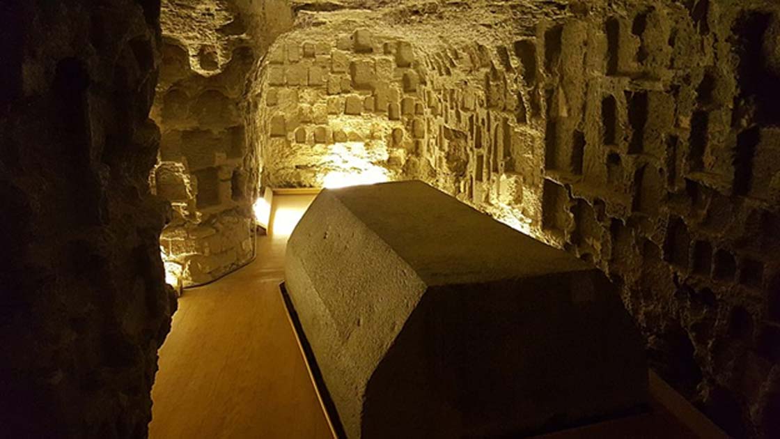 Lighting Up Saqqara: An Electrifying Theory for the Serapeum Sarcophagi | Ancient Origins