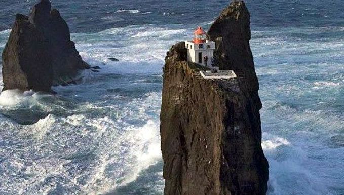 The Þrídrangar lighthouse off Iceland's south coast