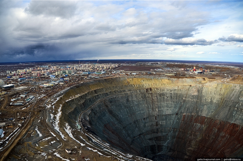 Mirny: A Giant Diamond Mine that Sucks Helicopters In