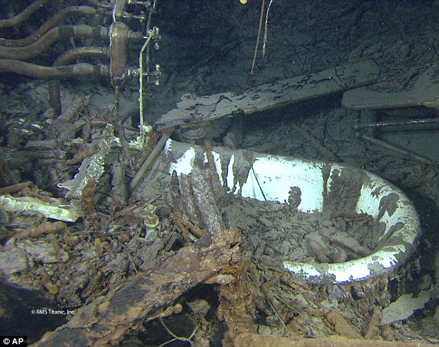 Titanic captain Edward Smith's bathtub: Pictures surface for 1st time | Daily Mail Online