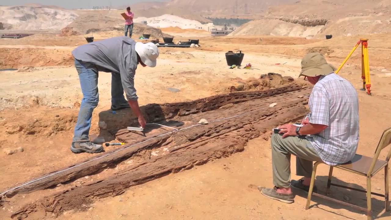 The earliest funerary boat ever found in Egypt (c. 2900 BC) - YouTube