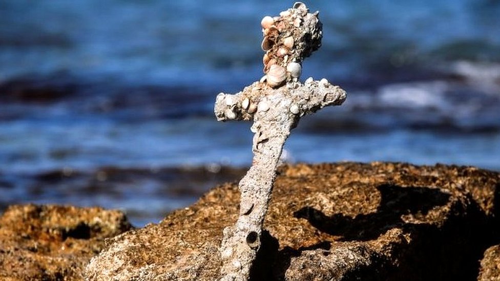 Discovery of a 900-Year-Old Crusader Sword off the Coast of Haifa