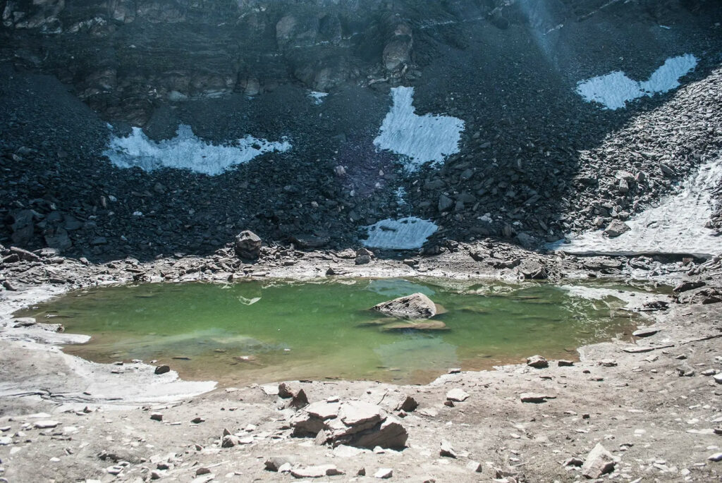 The Eerie Mystery of Roopkund: The Human Skeleton Lake in the Himalayas