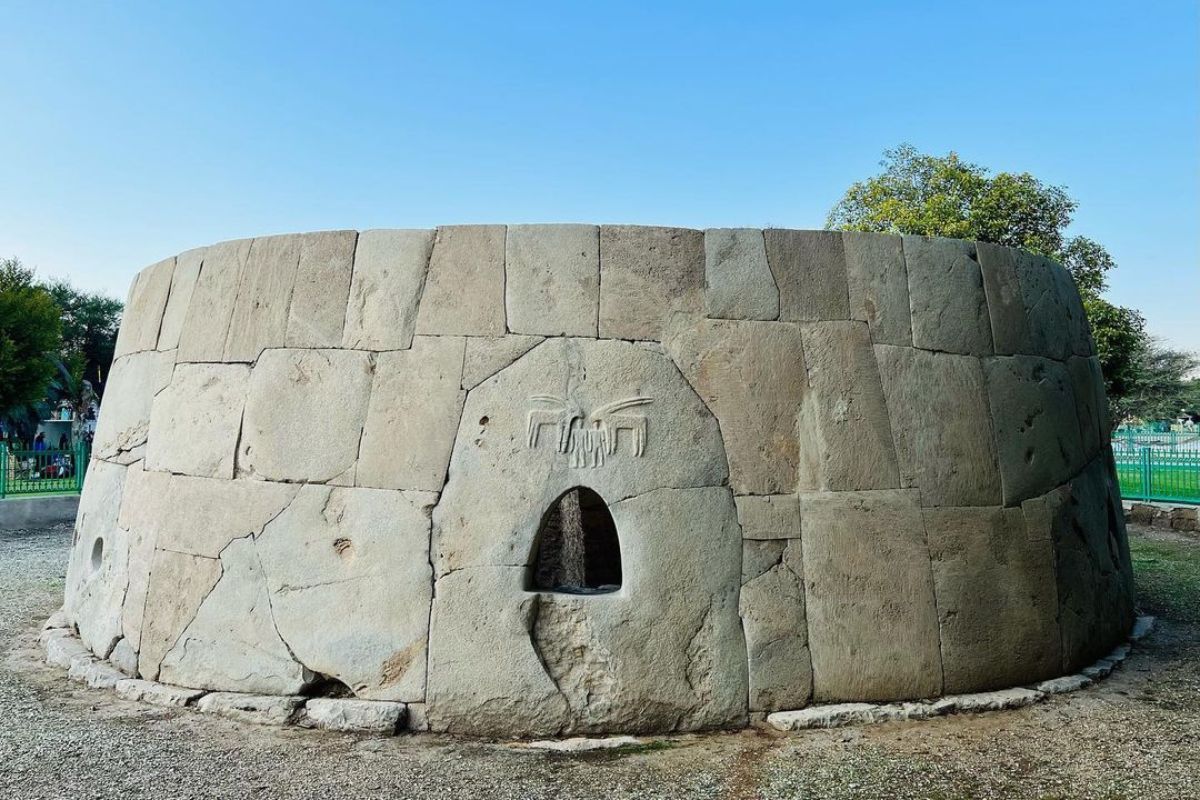 The Hili Grand Tomb: Insights into Umm Al Nar Culture – HISTORY MAGAZINE