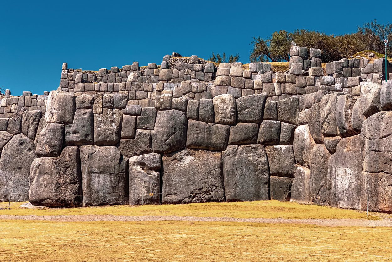 Sacsayhuaman, énigmatique forteresse inca - Histoire à sac à dos