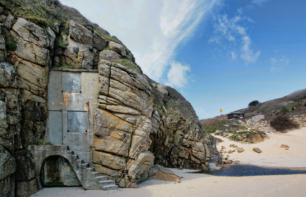 Discover the Porthcurno Cliff House: A Hidden Gem of Cornwall