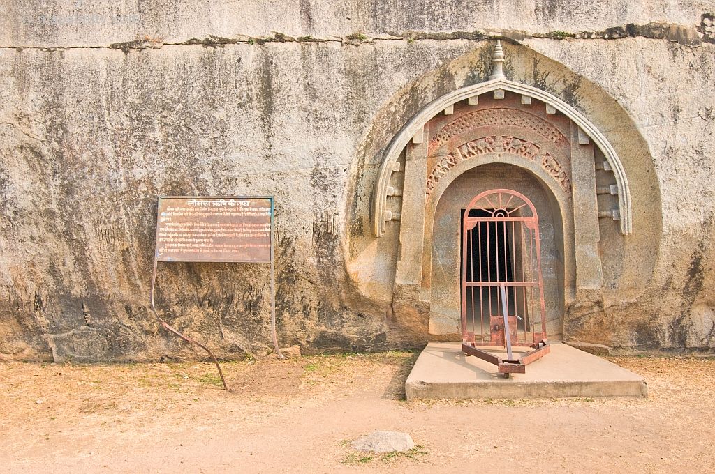 Echoes of Ancient Devotion: The Acoustic Wonders of Sudama Cave