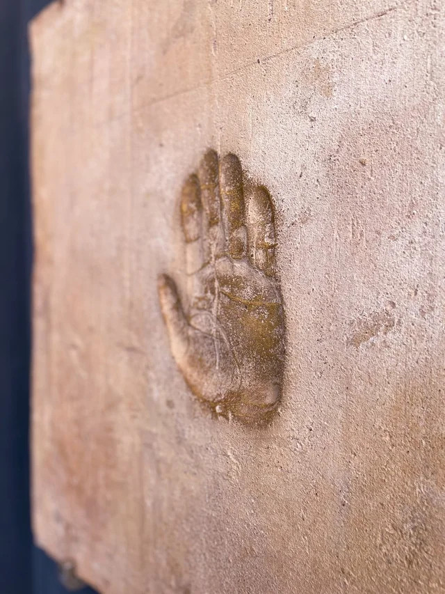 A 2,000-Year-Old Handprint: Touching the Past in Ancient Cherchell - History