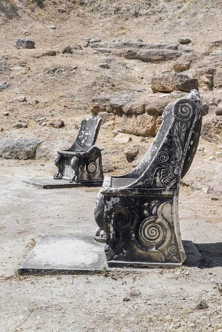 Echoes of Divinity: The Marble Thrones of the Amphiareion