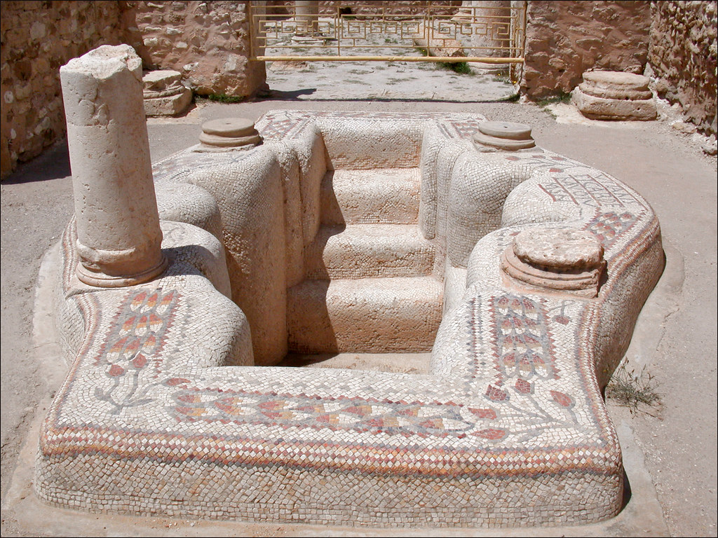 Cuve baptismale dans le complexe épiscopal (Sbeïtla, Tunis… | Flickr