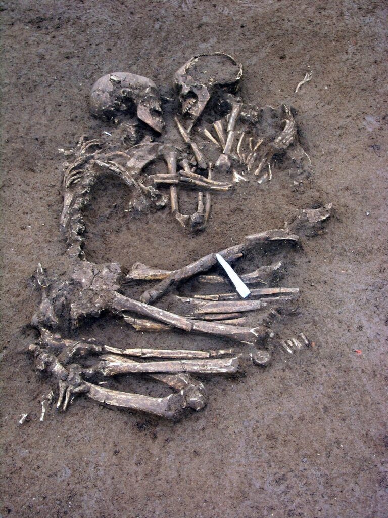 The Lovers of Valdaro – A Double Burial From Neolithic Italy