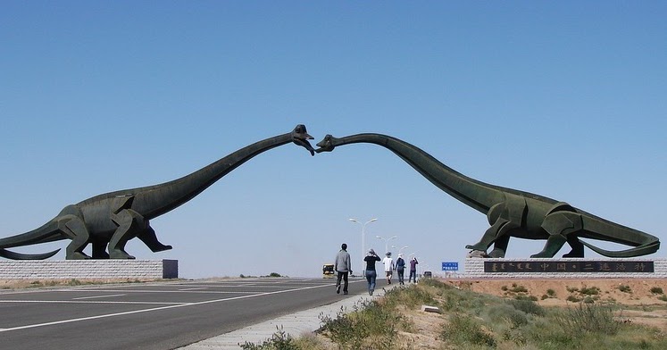 The Iconic Border Crossing Between China and Mongolia: The Kissing Dinosaurs