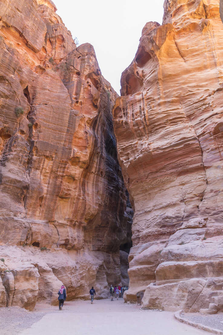 Jordan, Petra, The Siq, Entrance to the rock-cut city stock photo