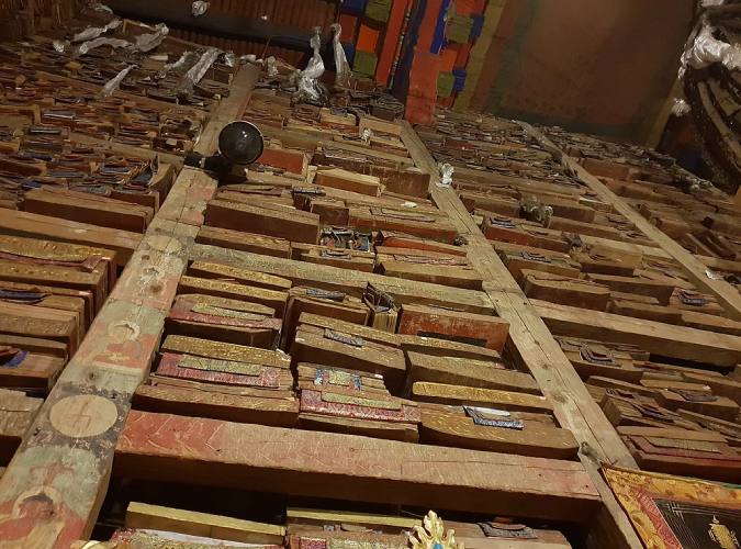 The Sakya Library Hidden Behind a Wall Has 84,000 Manuscripts