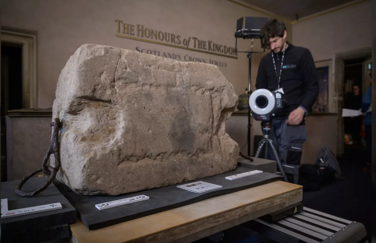 Researchers Find Hidden Markings on the Stone of Destiny, Sacred Slab Used in British Coronations | Smithsonian