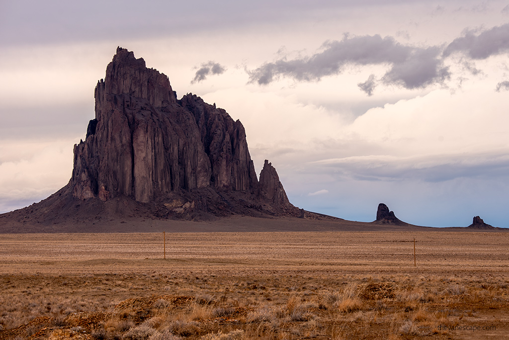 Shiprock: The Sacred “Rock with Wings” Rising from New Mexico’s Desert