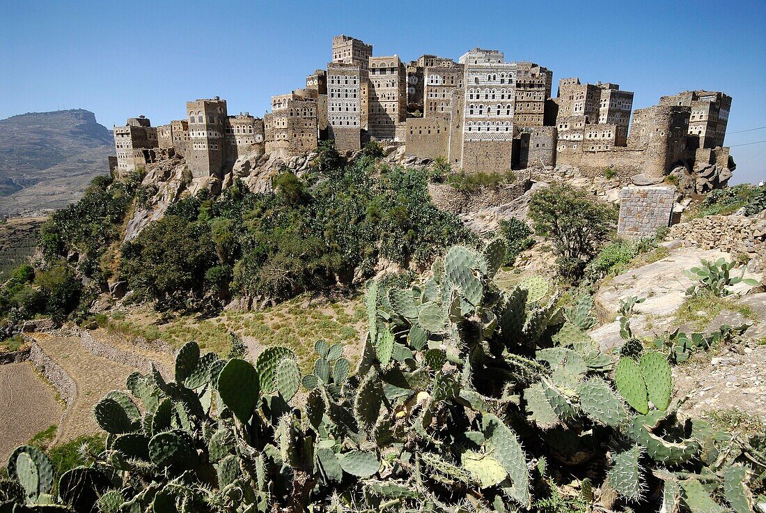 Yemen, Sana'a Governorate, Al Hajjarah, … – License image – 14195600 ❘ lookphotos