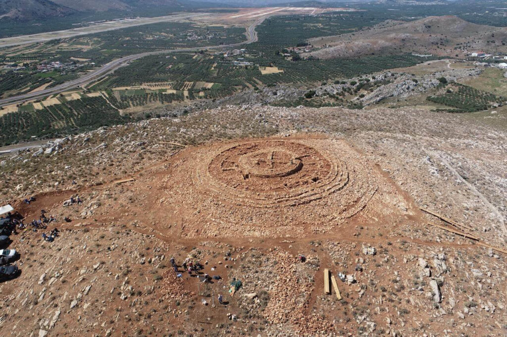 Unlocking the Mysteries of Minoan Civilization: The Monumental Circular Complex at Kastelli