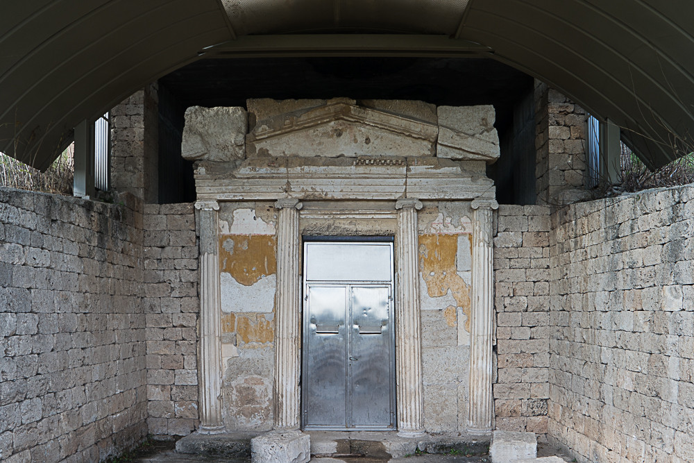 The Hidden Treasures of Thessaloniki: Unveiling the Magnificent Macedonian Tomb at Agios Athanasios