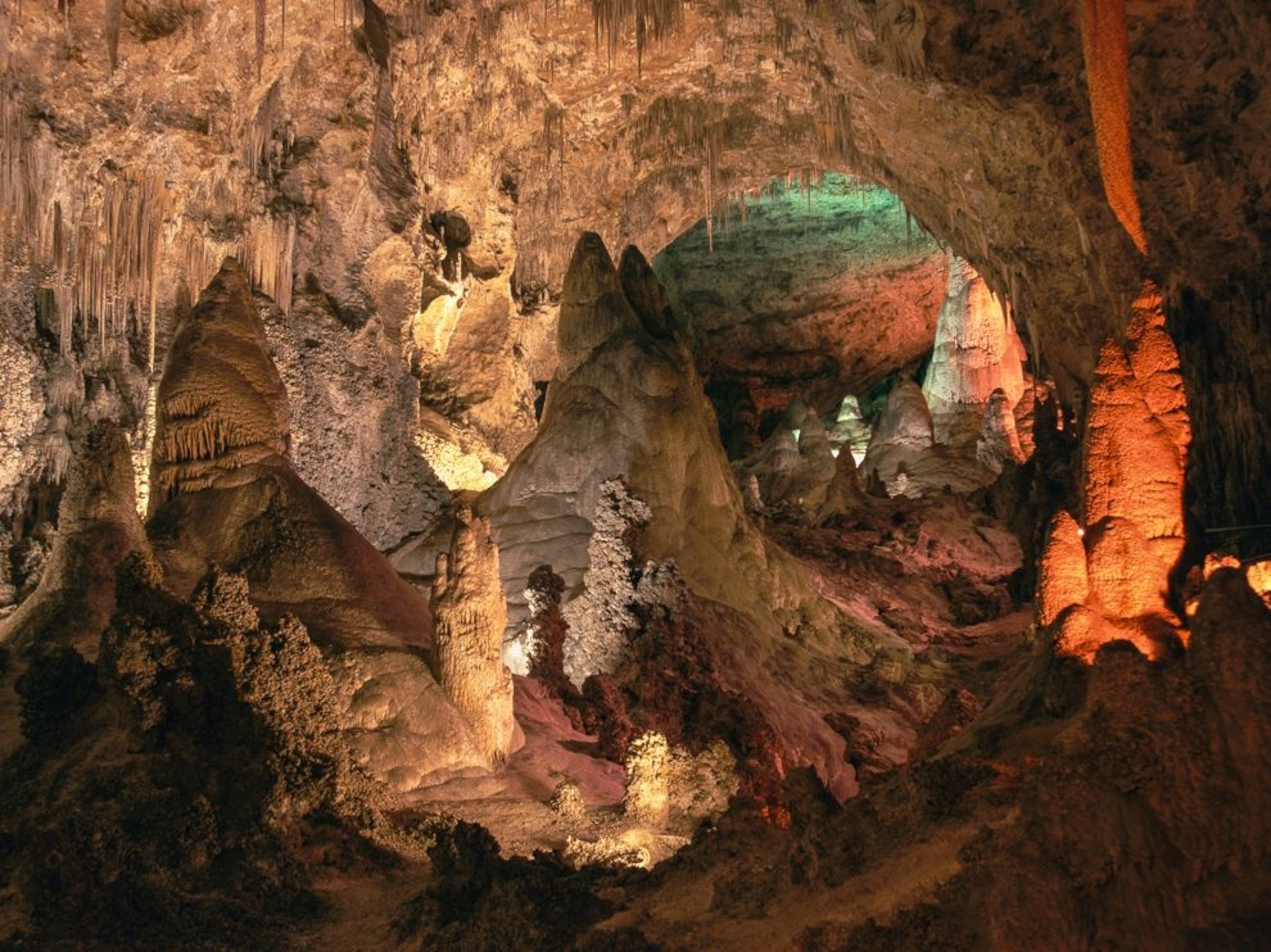 A Guide to Carlsbad Caverns National Park, New Mexico