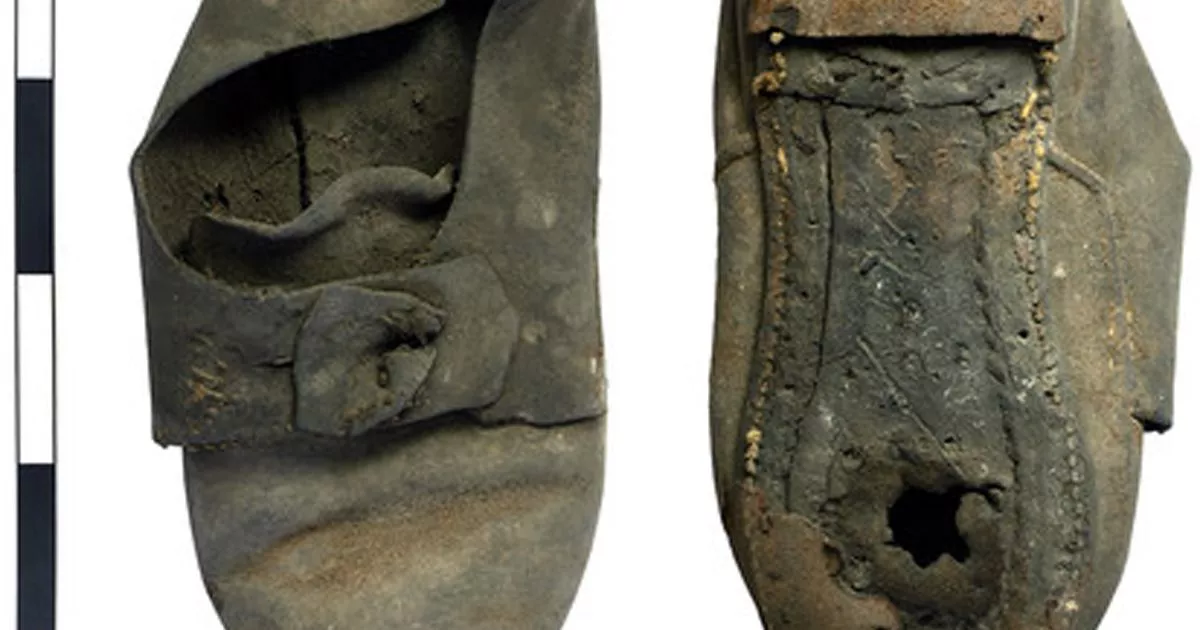 Magic' shoe used to ward off evil spirits 300 years ago found buried in  university wall - Mirror Online