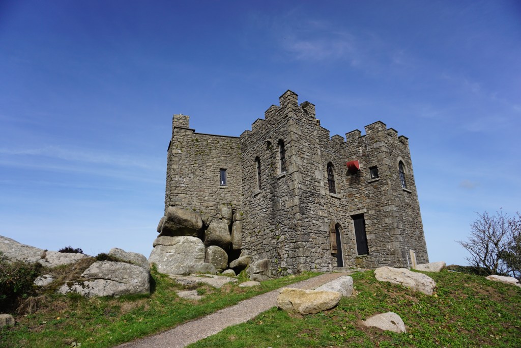 Carn Brae Castle: A Historic Gem Overlooking Cornwall’s Ancient Roots