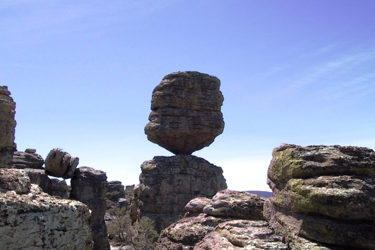 The Big Balanced Rock: Arizona’s Gravity-Defying Marvel