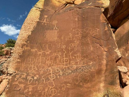 Maze Rock Art Site: Best Hike in Marble Canyon To See Ancient Art