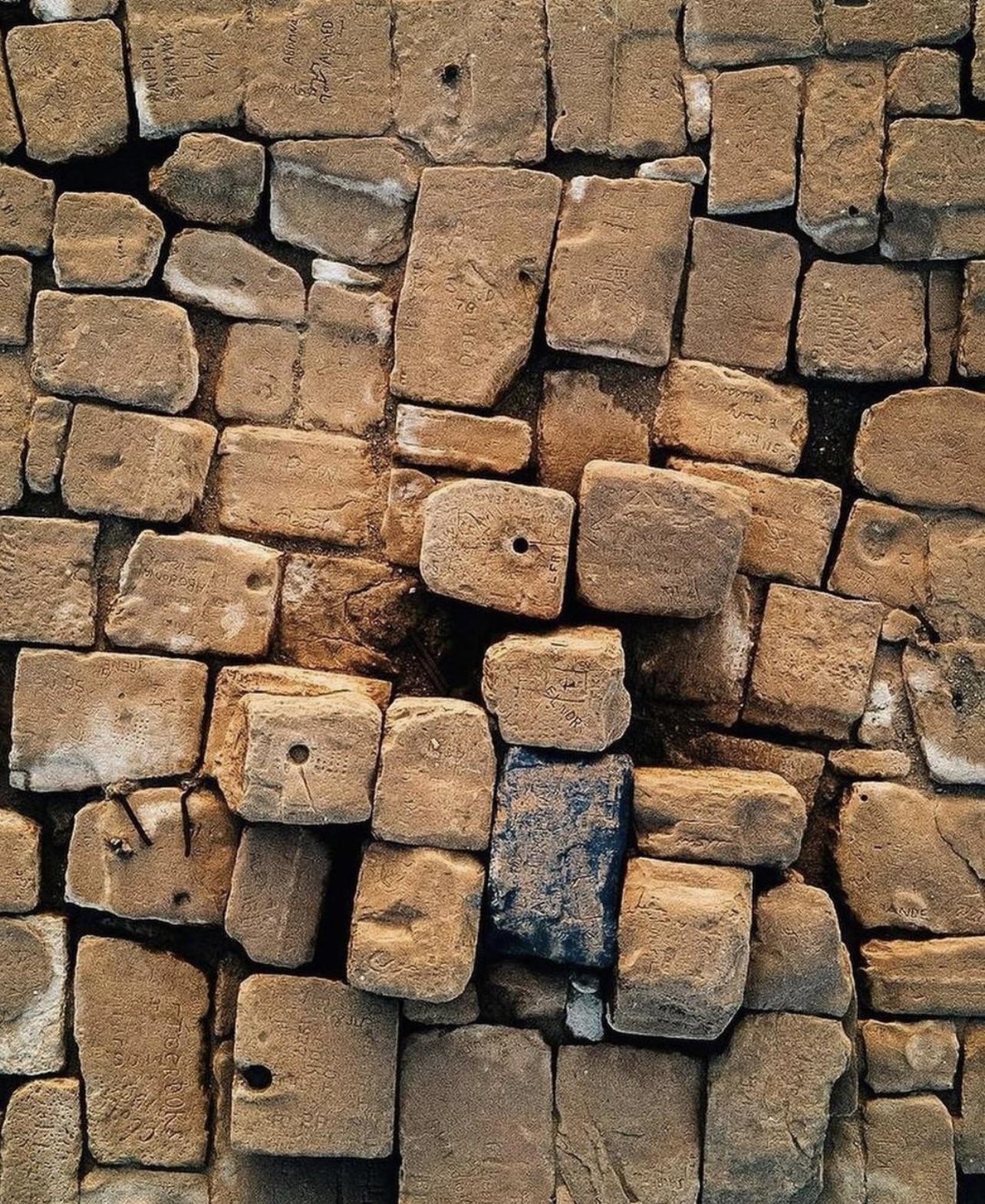 This close up photo of the top of the great pyramid in Giza shows how much it has been vandalized over the years : r/mildlyinfuriating