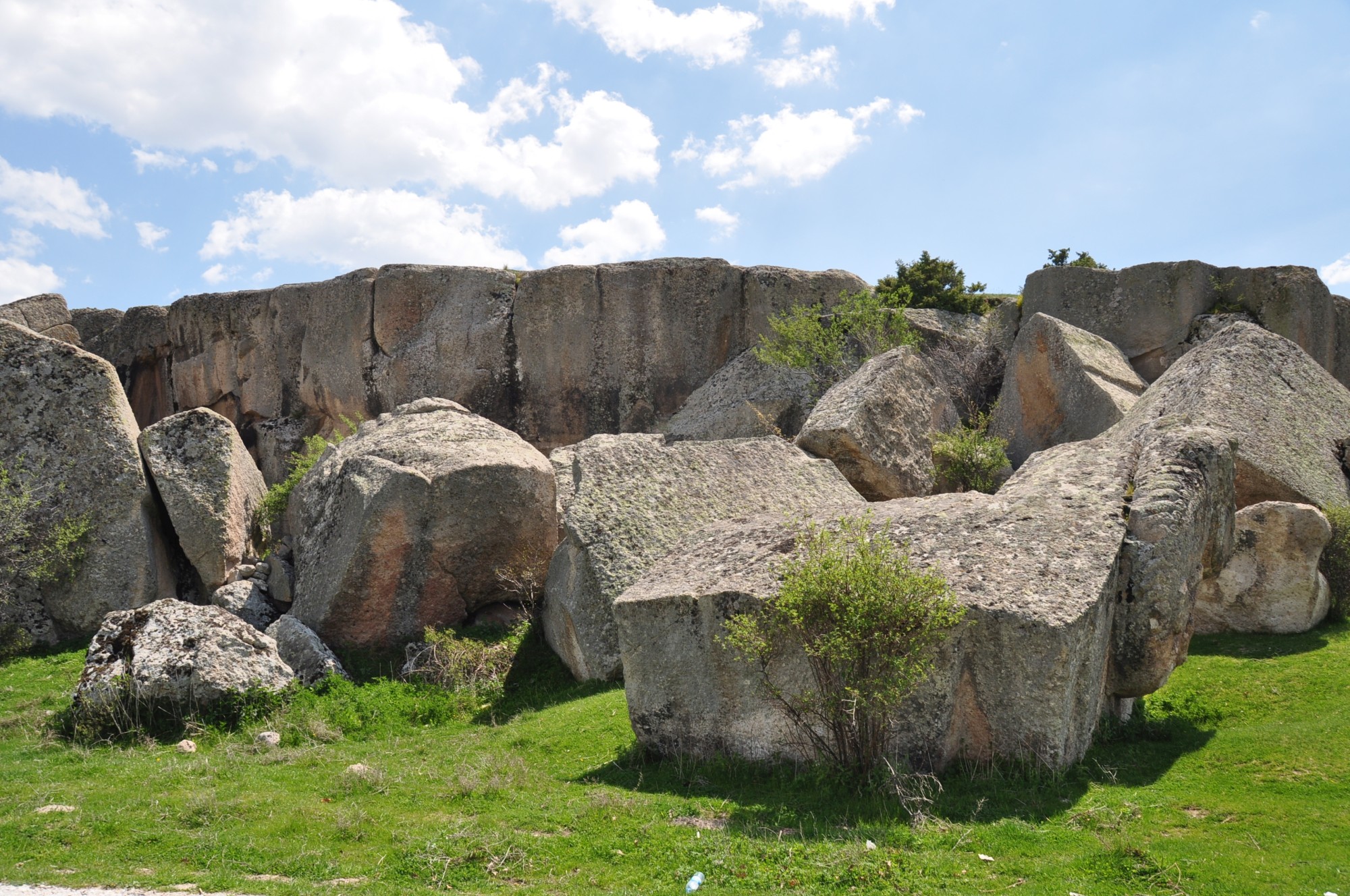 The Aslantaş Rock Tomb: A Masterpiece of Phrygian Art