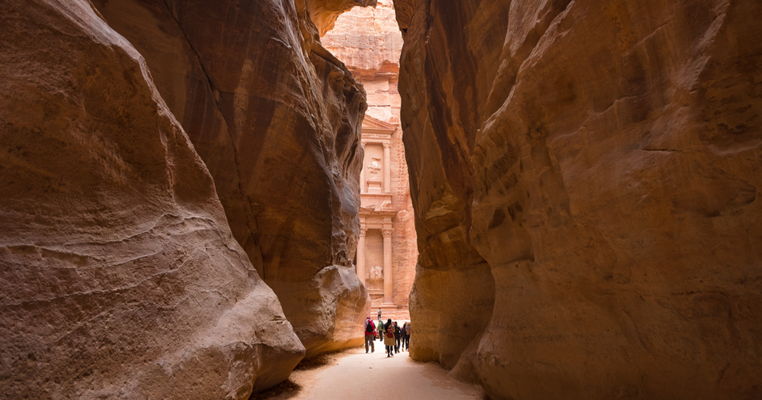 The Splendid Journey to Al Siq Canyon: An Unforgettable Petra Adventure | Egypt Uncovered Travel