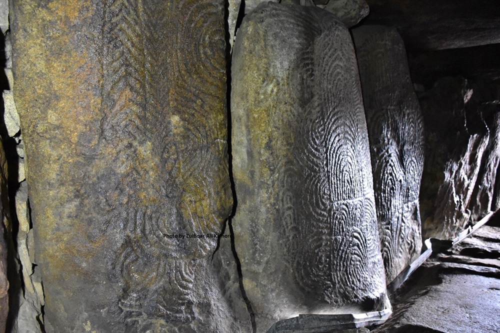 The Neolithic Wonders: Gavrinis Passage Tomb in France's Brittany - Youlin Magazine