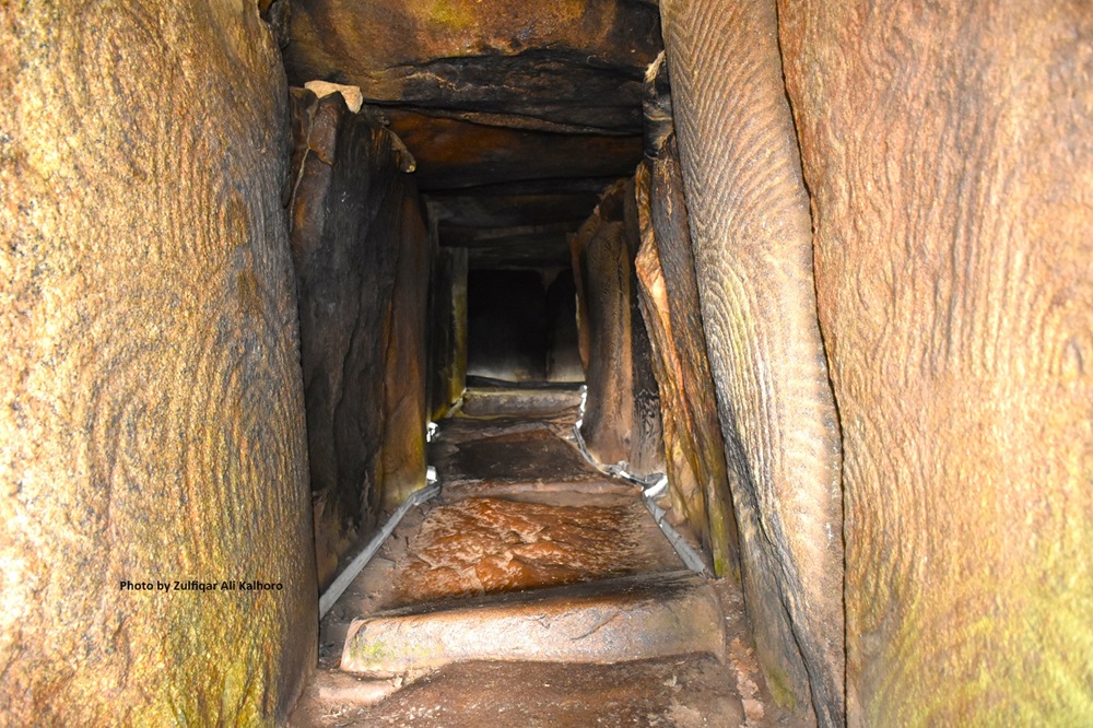 The Neolithic Wonders: Gavrinis Passage Tomb in France's Brittany - Youlin Magazine