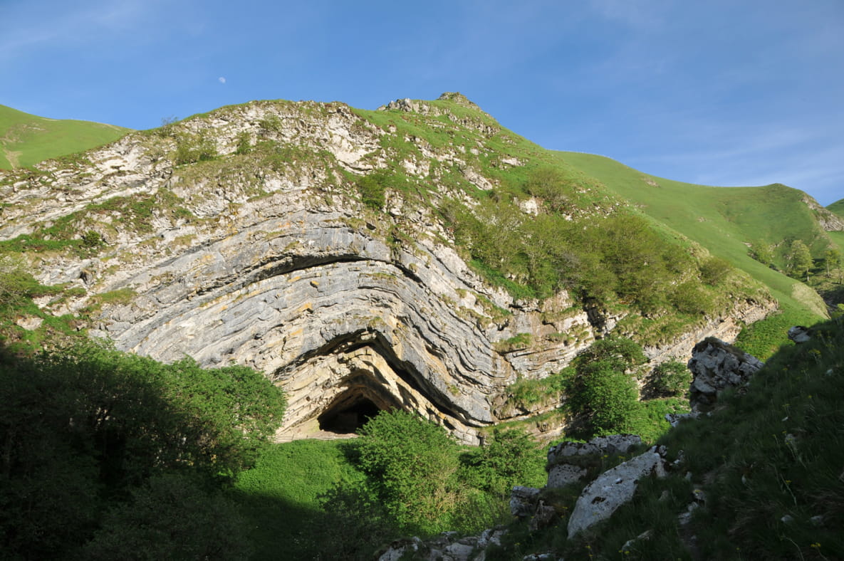 La grotte d'Harpea - Saint-Jean-de-Luz Tourism