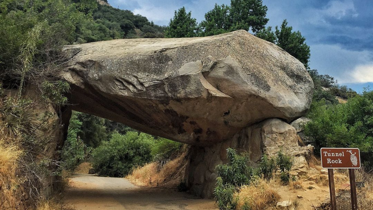 Tunnel Rock at Sequoia National Park: A Timeless Natural Icon