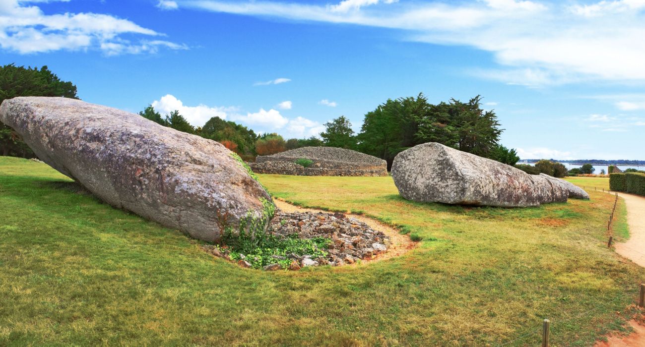 See The Largest Menhirs Of The Stone Age Weighing 330 Tons At France's Locmariaquer Megaliths Site