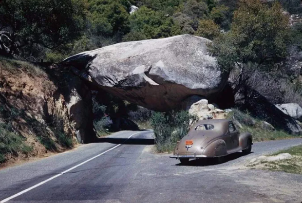 Photo was taken around 1952. Tunnel Rock, Sequoia National Park ...