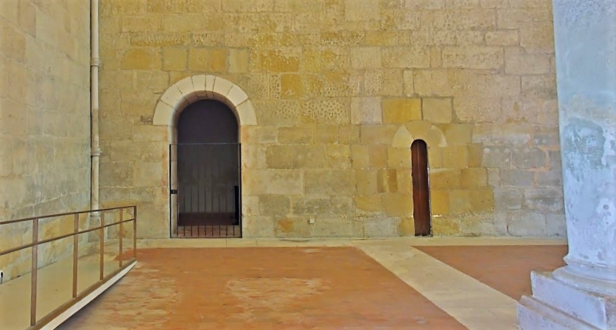 NOT a monastery's 'Anti-Gluttony door' – Fake History Hunter